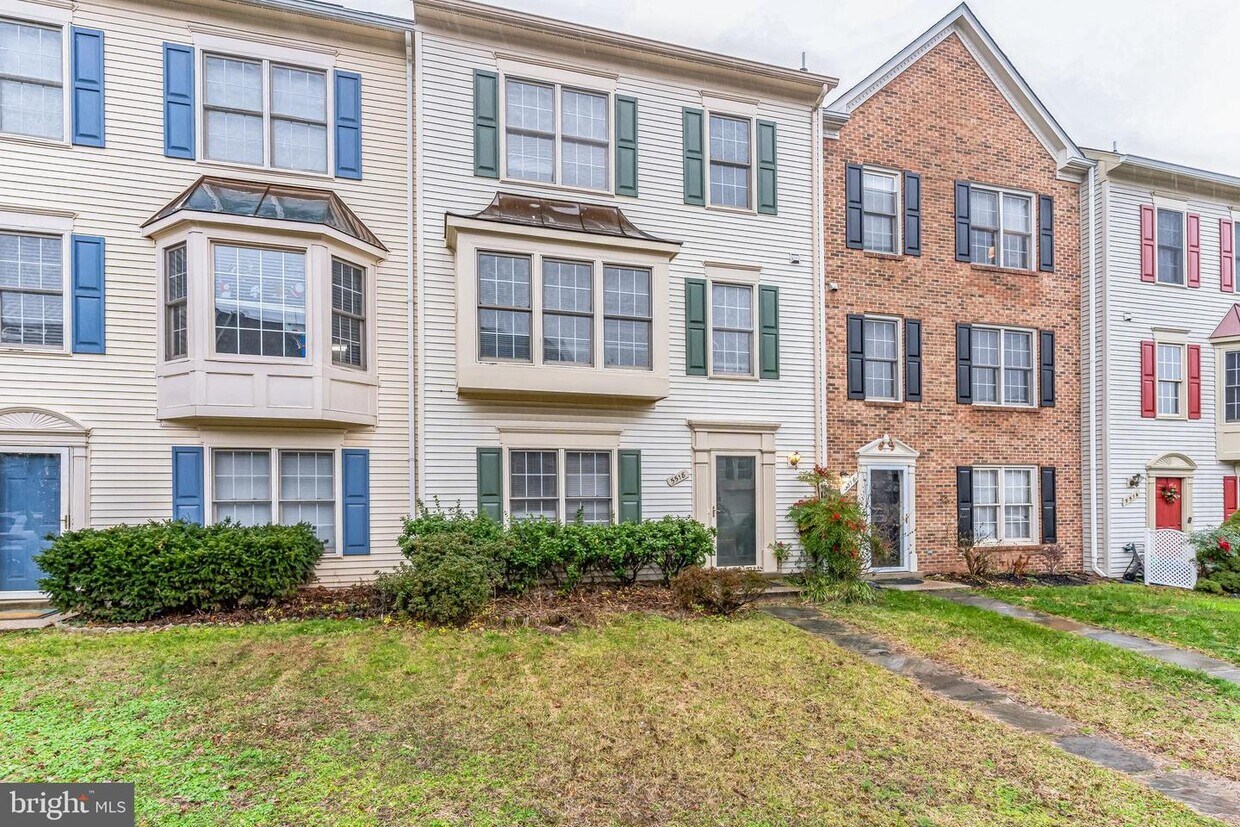 5518 Sully Lake Dr, Centreville, VA 20120 Townhome Rentals in