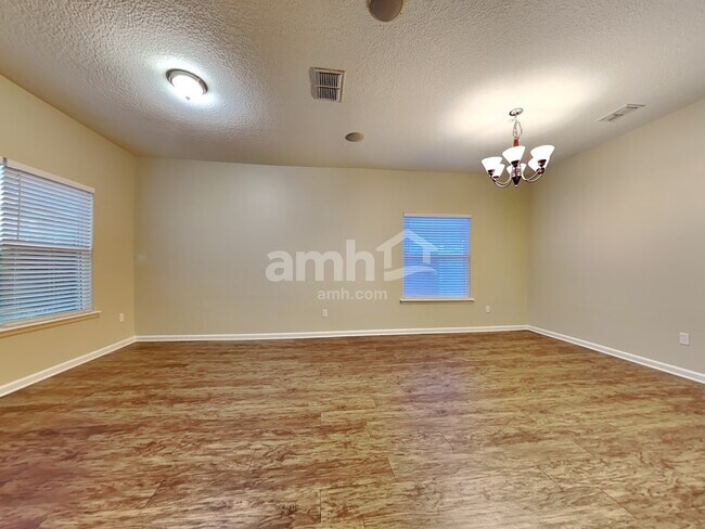Foto del edificio - 1406 Canopy Oaks Drive