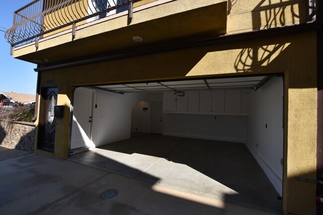 Building Photo - 26002 Marjan Pl