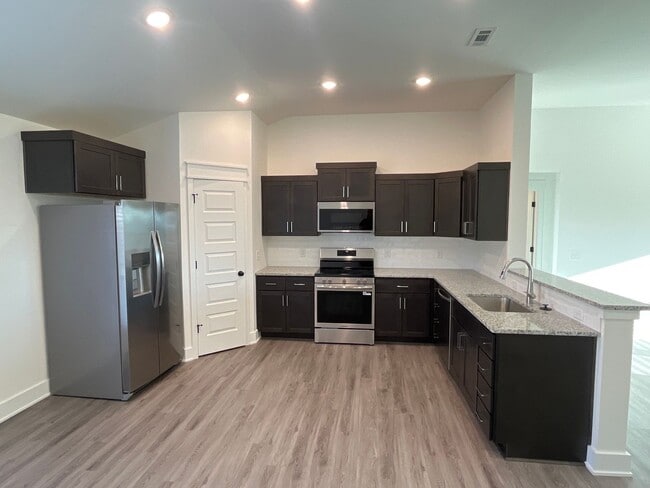 Building Photo - Welcome Home! Beautiful New Build in Republic