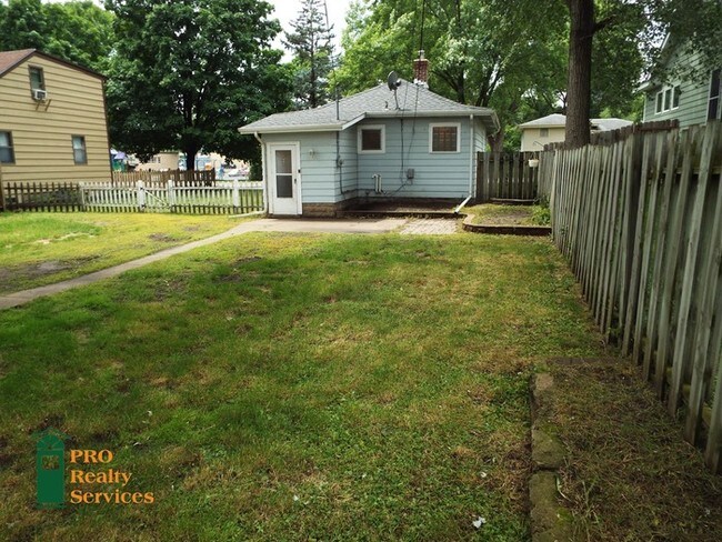 1 Bedroom Plus Den Home House For Rent In Minneapolis Mn Apartments Com