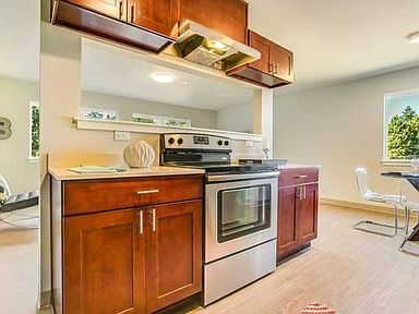 Foto principal - 16043 Military Rd S