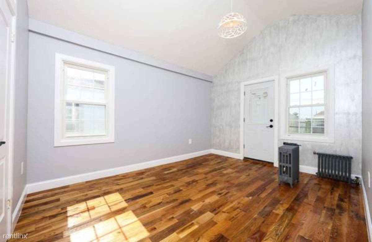 Building Photo - 3 br, 1 bath  - 79 Morris St