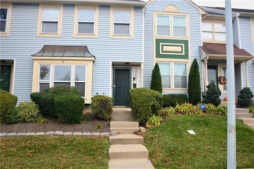 Building Photo - 6 Heritage Square