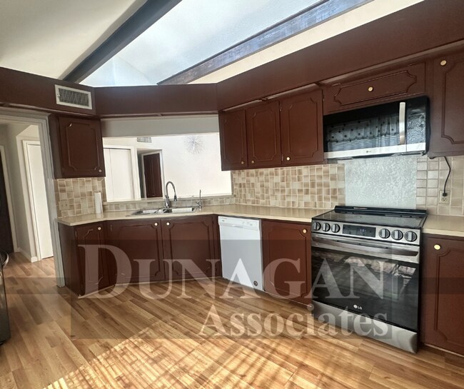 Foto del edificio - Charming 3 bedroom 2 Bathroom Home