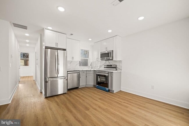 Building Photo - 2104 N 8th St