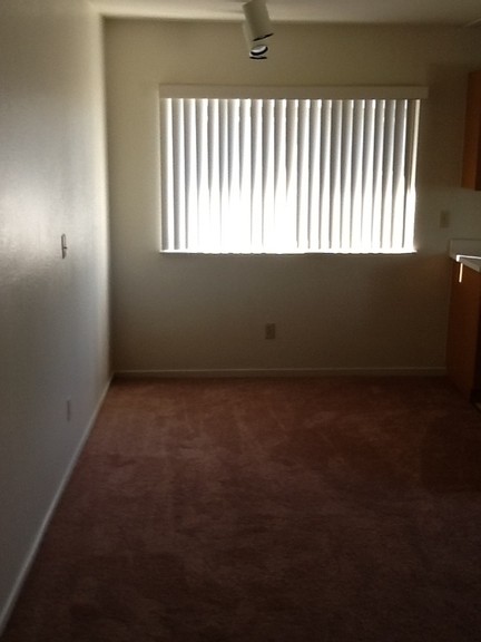 Building Photo - 2109 Chrysler Dr