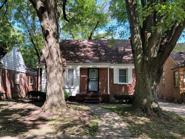 Building Photo - 10000 Pierson St
