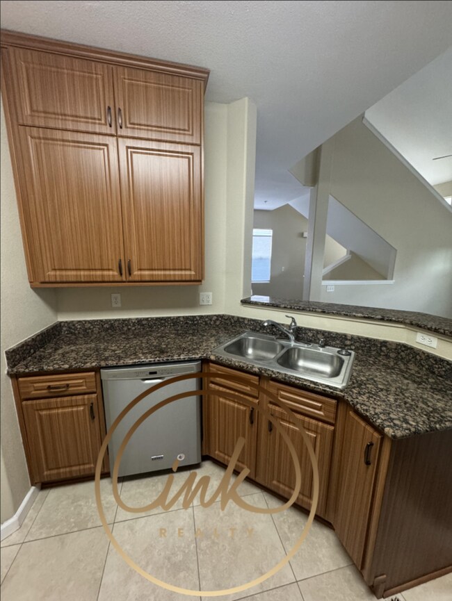 Foto del edificio - Beautifully remodeled townhouse