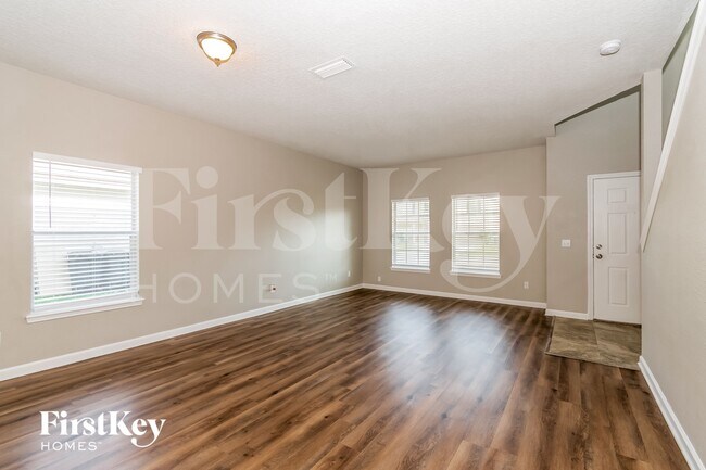 Foto del edificio - 7266 Rampart Ridge Cir S