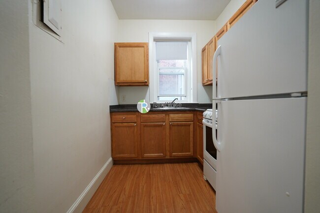 Building Photo - 33 Lancaster Terrace