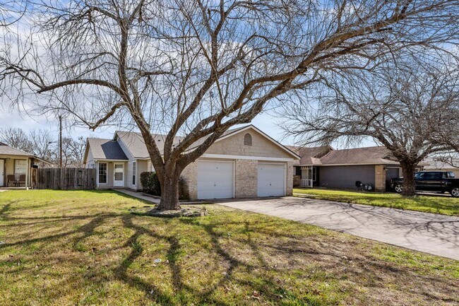 Building Photo - 605/607 Greenlawn BLVD
