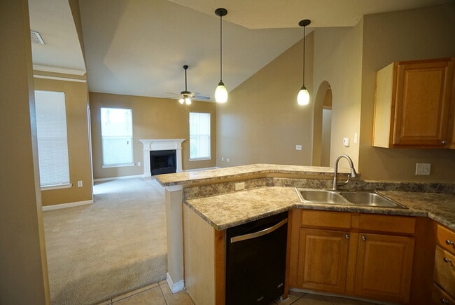 Building Photo - 2-Bed, 2-Bath, Condo with Garage in The Villas Condominiums