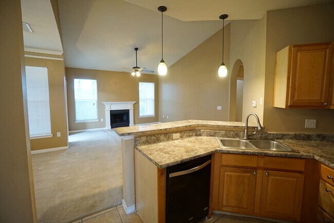 Foto del edificio - 2-Bed, 2-Bath, Condo with Garage in The Villas Condominiums