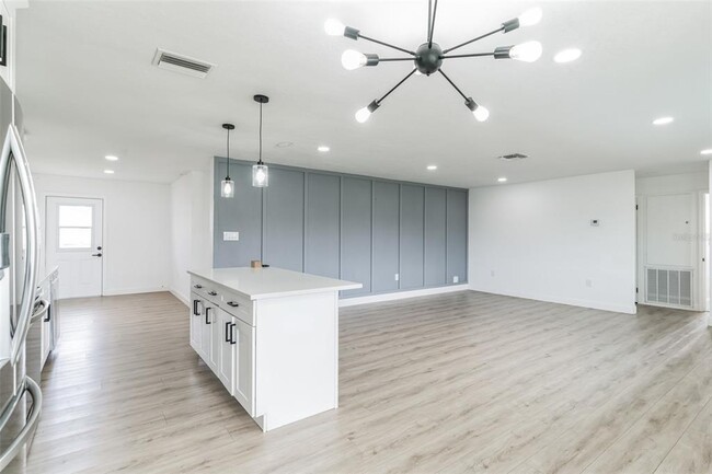 Building Photo - 3316 Port Charlotte Blvd