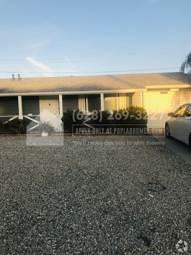 Building Photo - 28838 Murrieta Rd