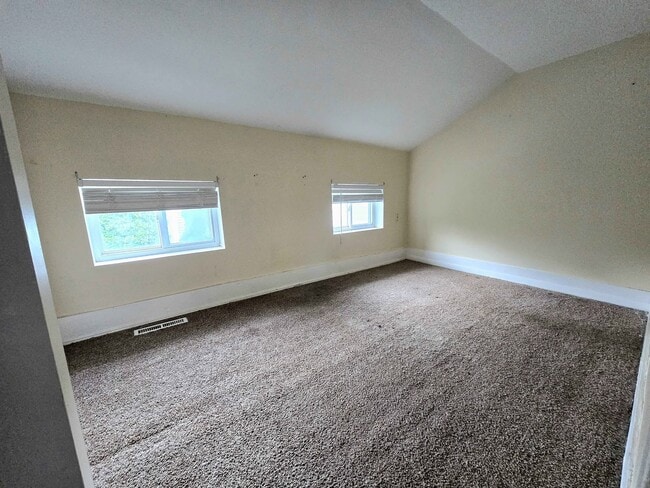 Bedroom 1 - 272-102 W William St