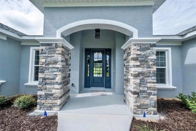 Building Photo - Executive 4/3 Rental