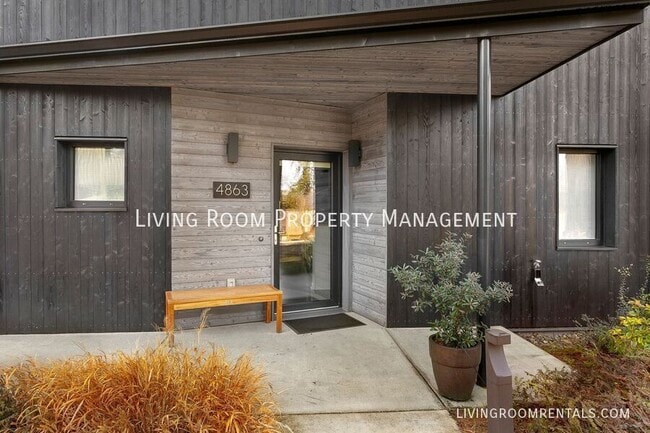 Building Photo - 4863 NE Going St