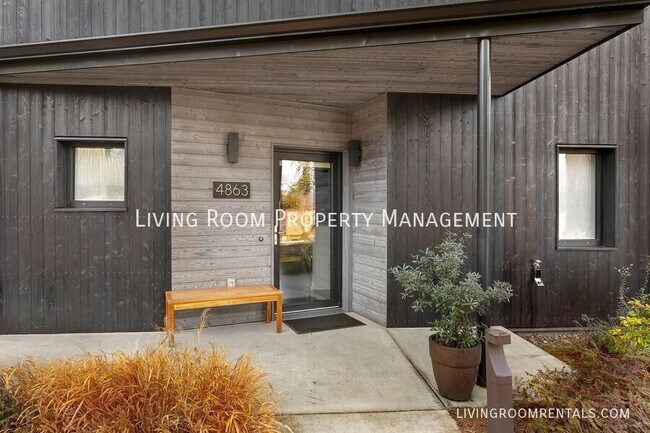 Foto del edificio - 4863 NE Going St