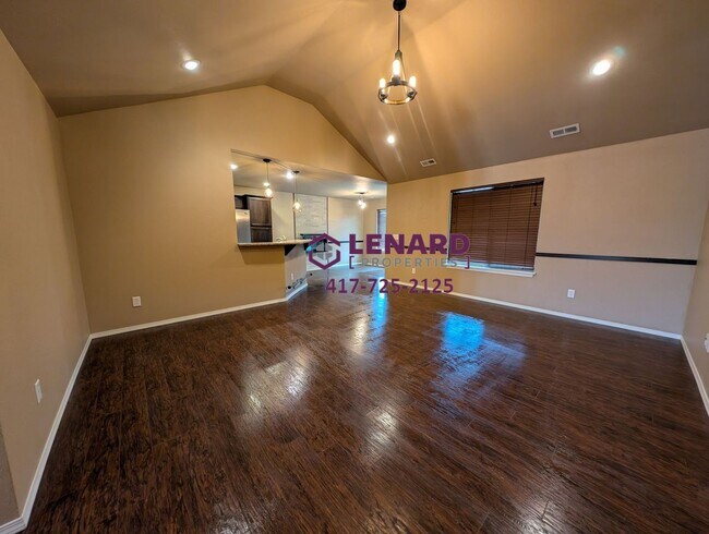 Foto del edificio - Beautiful 3 Bedroom House with Fenced in Y...