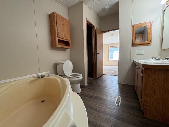 Foto del edificio - 356 Shummard Branch