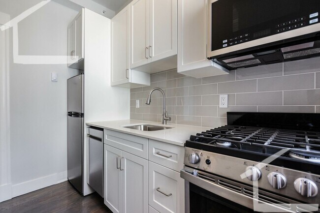 Photo - Avl 6/1- Renovated 2BR on Park Drive w/d in unit! Apartment