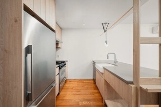 Building Photo - 123 Melrose St Building Photo - 123 Melrose St