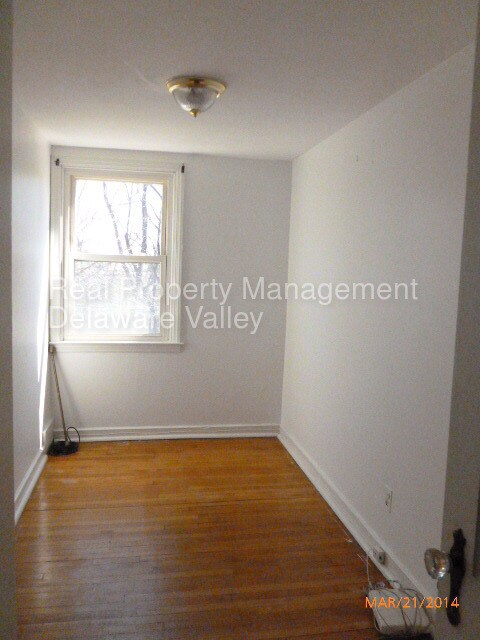 Foto del edificio - 719 Crescent Dr