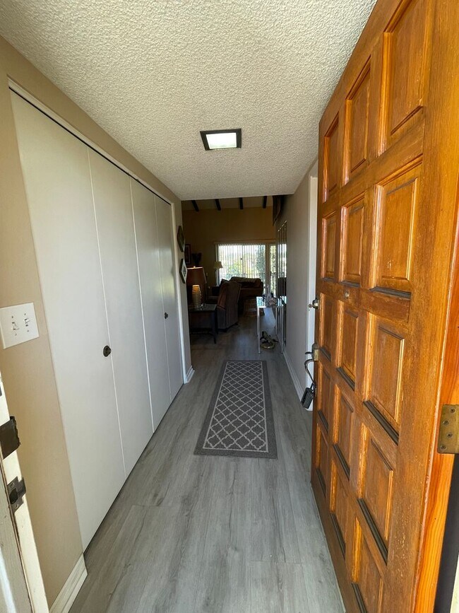 Foto del edificio - Charming 3Br/2Ba Updated Fully Furnished Vacation Rental W/ Golf Course View