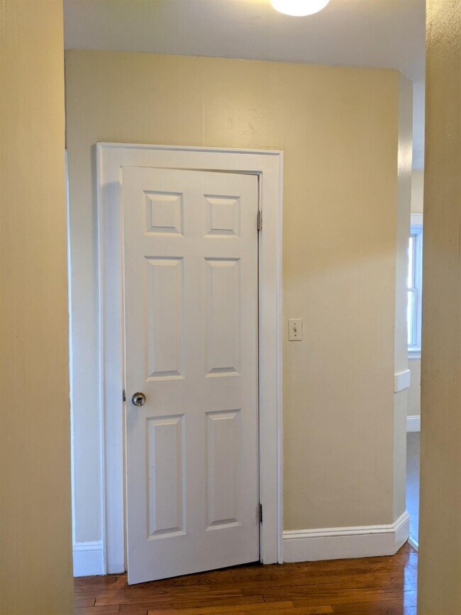 Foto del edificio - 16 Cogswell Ave