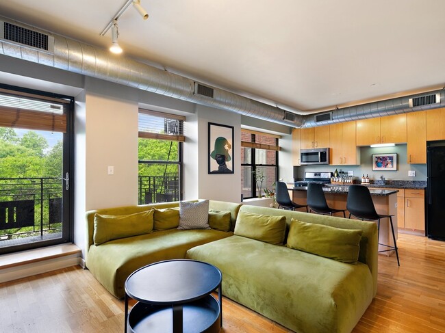 Building Photo - 4537 S Drexel Blvd