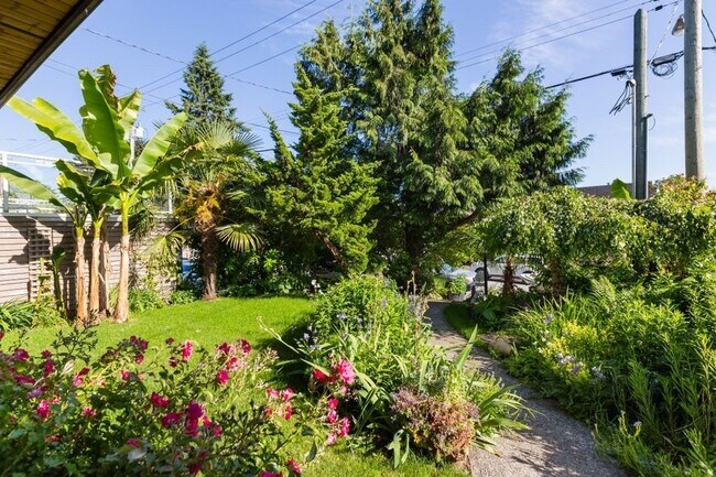 Photo du bâtiment - 140 Windsor Rd W