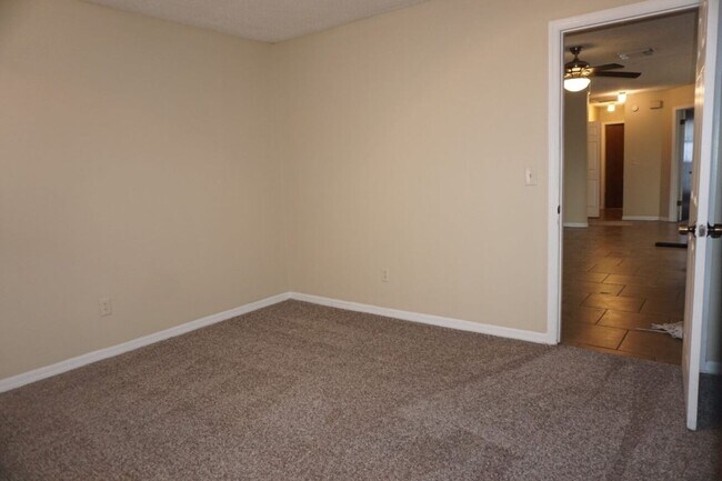 Foto del edificio - 2 Bedroom 2 Bathroom Flat on The Westside