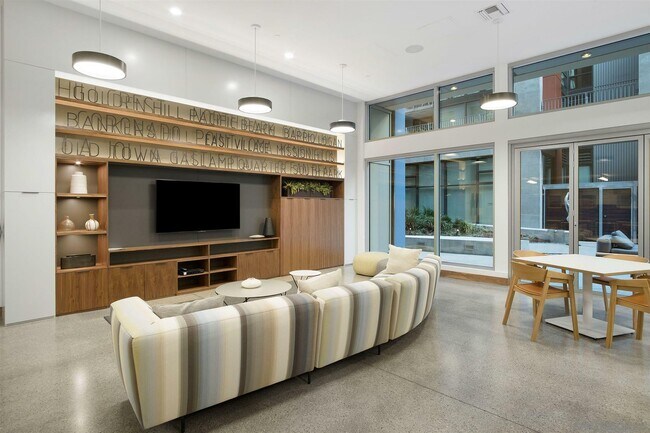 Foto del edificio - 321 Tenth Ave