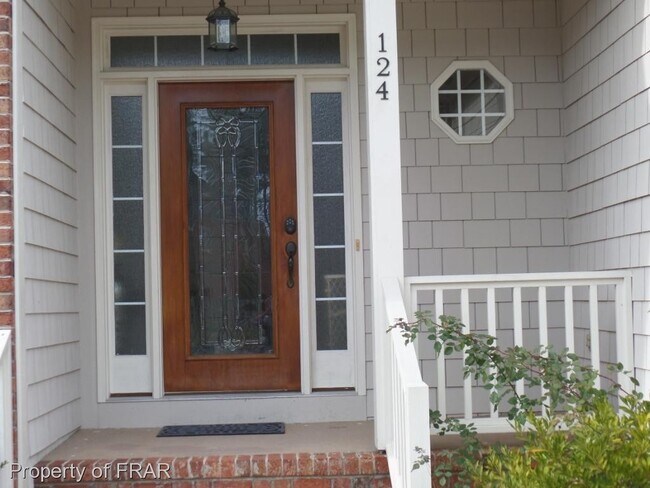 Building Photo - 124 Highgrove Ct