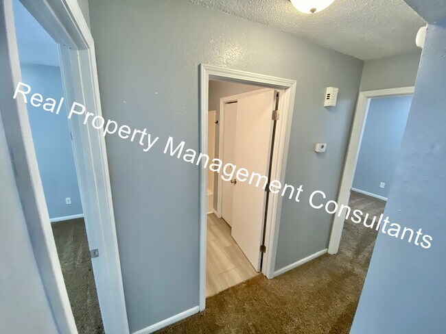 Foto del edificio - Free Rent Move In Special on 2 Bedroom hom...