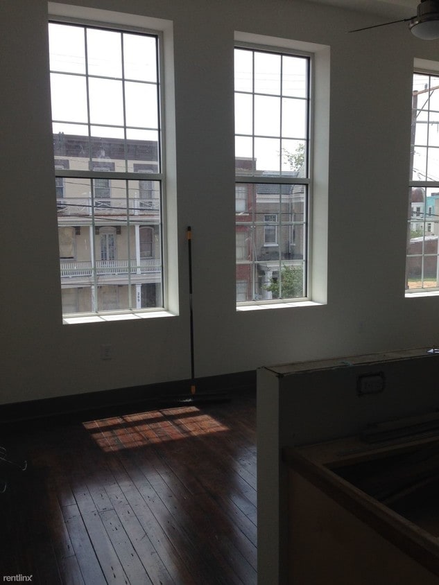 Building Photo - 1 br, 1 bath Apartment - 212 E Leigh St #31
