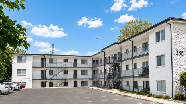 Building Photo - 265 E 200 N