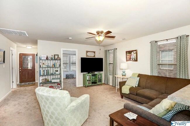 Building Photo - 123 BrookLawn Dr