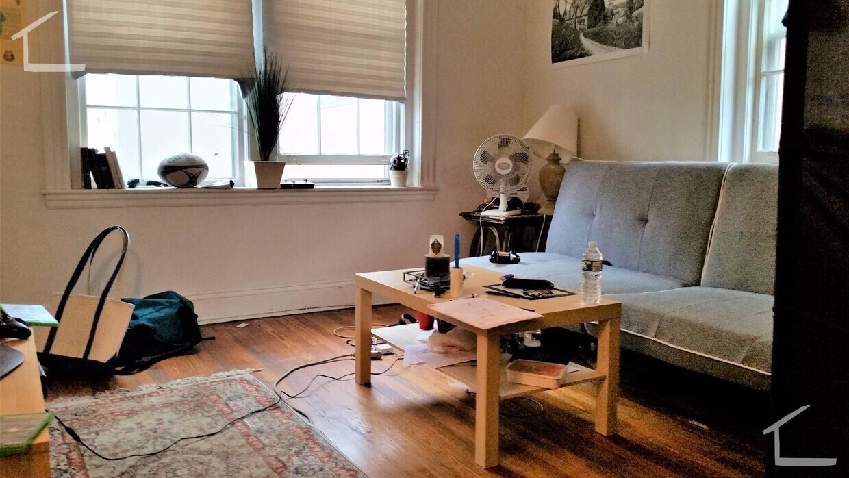 Primary Photo - 1454 Commonwealth Ave