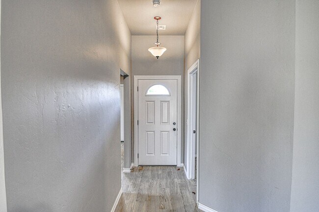Building Photo - Brand New Construction in Hall Park!