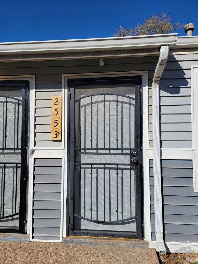 Primary Photo - SECTION 8 APPROVED! $100 GIFT CARD & 1/2 O...