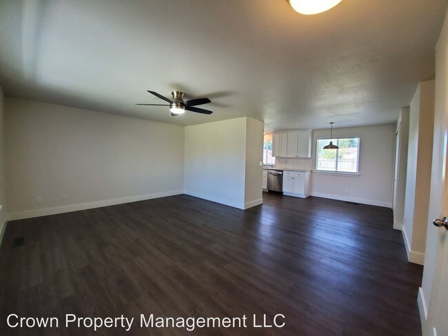 Foto del edificio - 5812-5822 W Metaline Ave