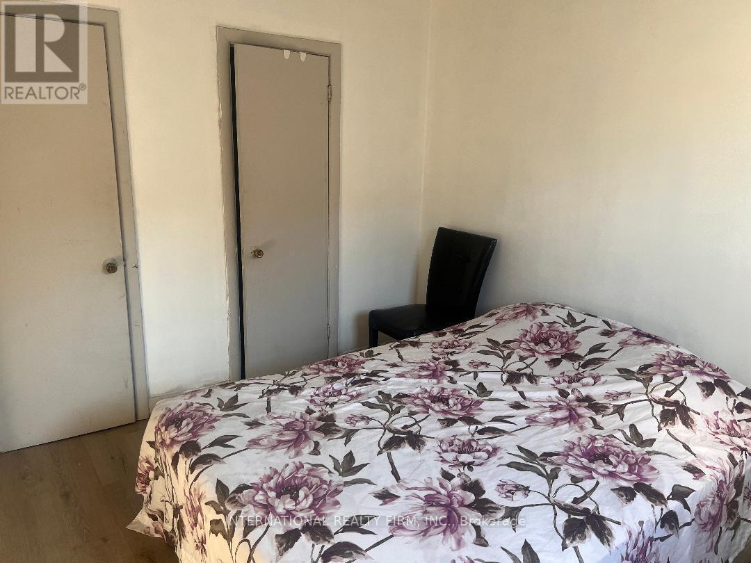 Photo du bâtiment - 2034 Weston Rd