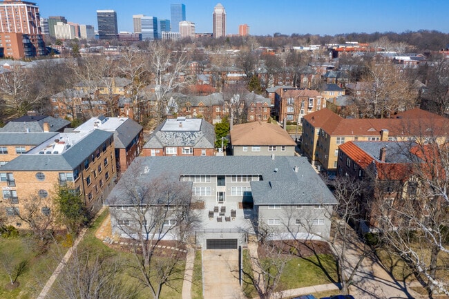 Aerial Photo - Cromwell Apartments