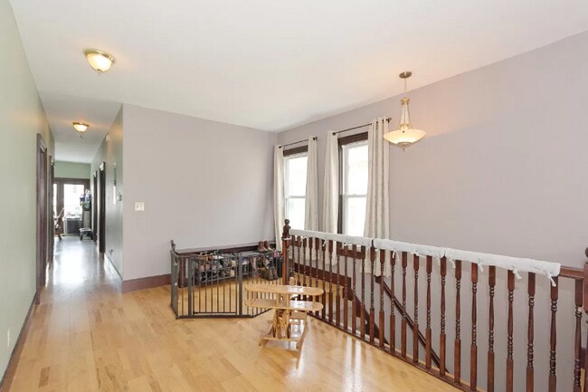 Foto del edificio - 546 Mercer St