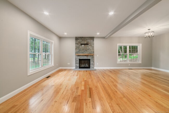 Building Photo - 164 Fox Den Rd