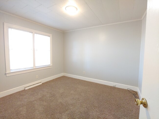 Building Photo - 3922 E Ash St