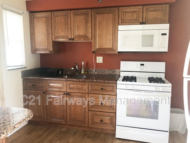 Foto del edificio - 305 E Edgewood Ave